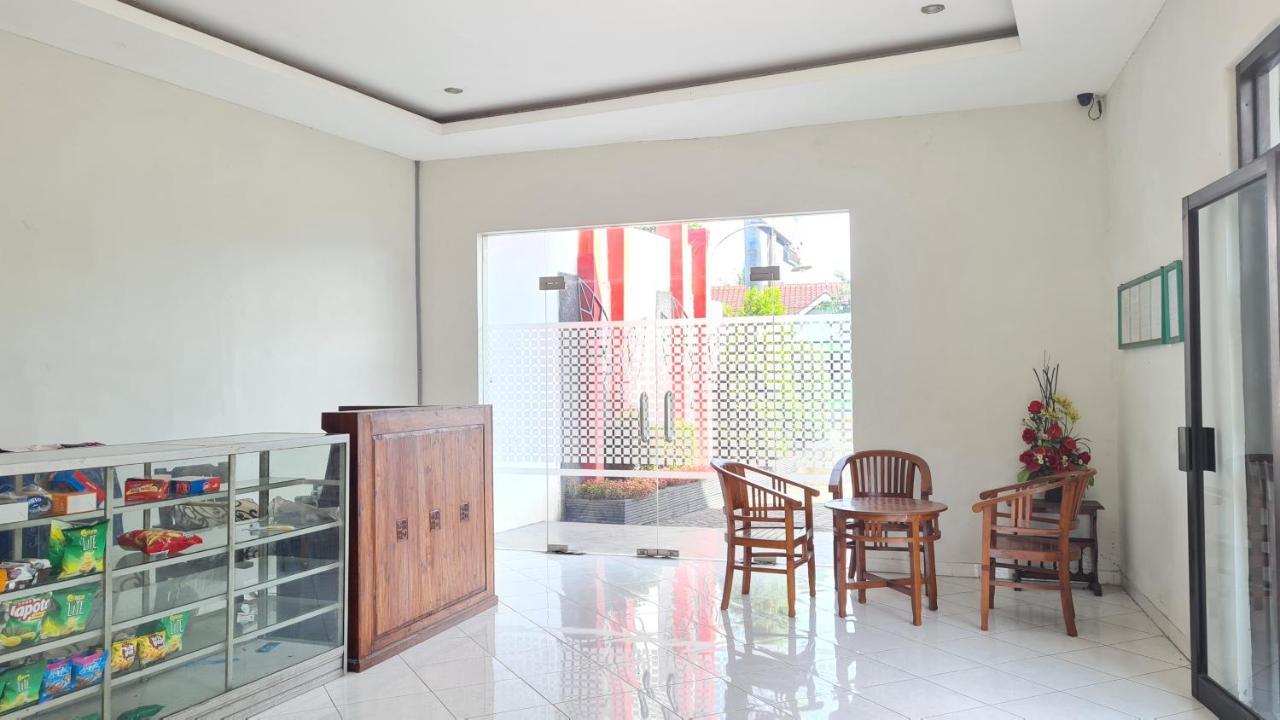 Oyo 90831 Hotel Gardenia Prambanan Yogyakarta Exteriér fotografie